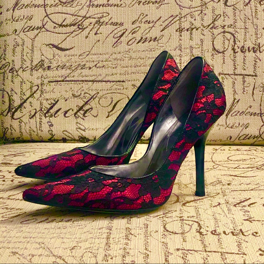 Guess Lace over Silk Pumps
